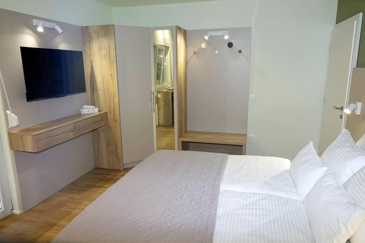 Apartments Bombonin Макарска Екстериор снимка