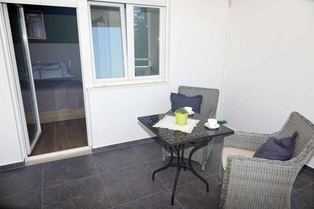 Apartments Bombonin Макарска Екстериор снимка