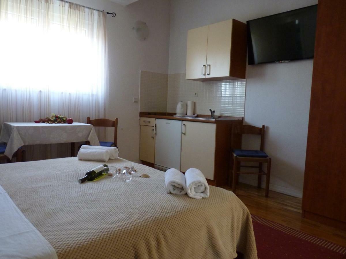 Apartments Bombonin Макарска Екстериор снимка