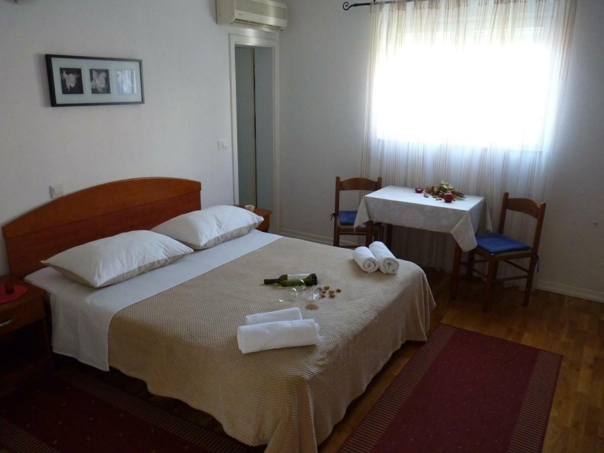 Apartments Bombonin Макарска Екстериор снимка